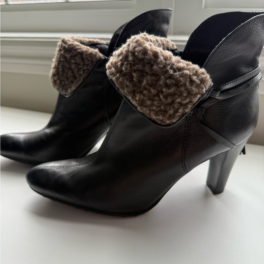 Black Leather Ankle Boots with Fur Trim